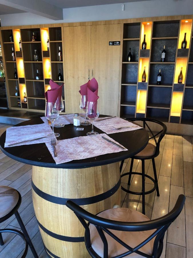 Hotel Ibis Budget Nice Palais Nikaia Екстериор снимка